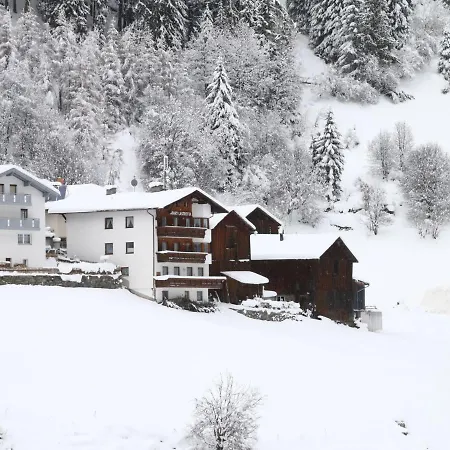 In At The Bus Stop Ischgl